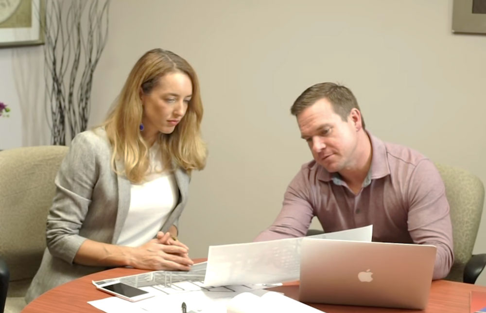 helping-customer-office